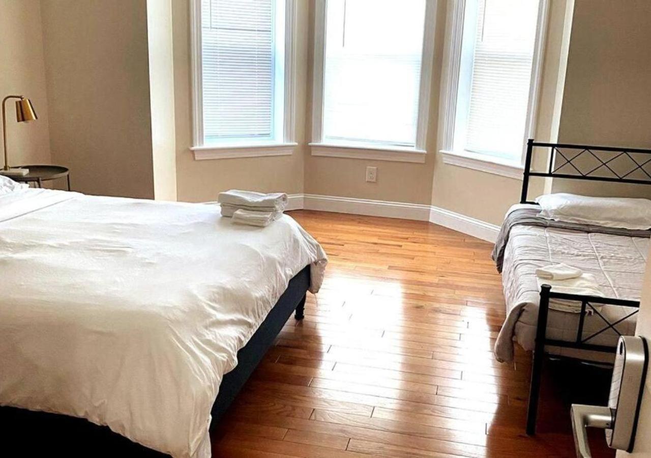 Newly Renovated Guest Near Transportation Guest house